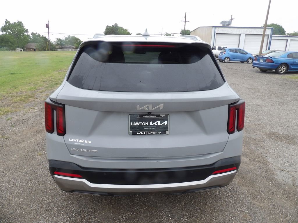 Used 2025 Kia Sorento EX FWD image 7