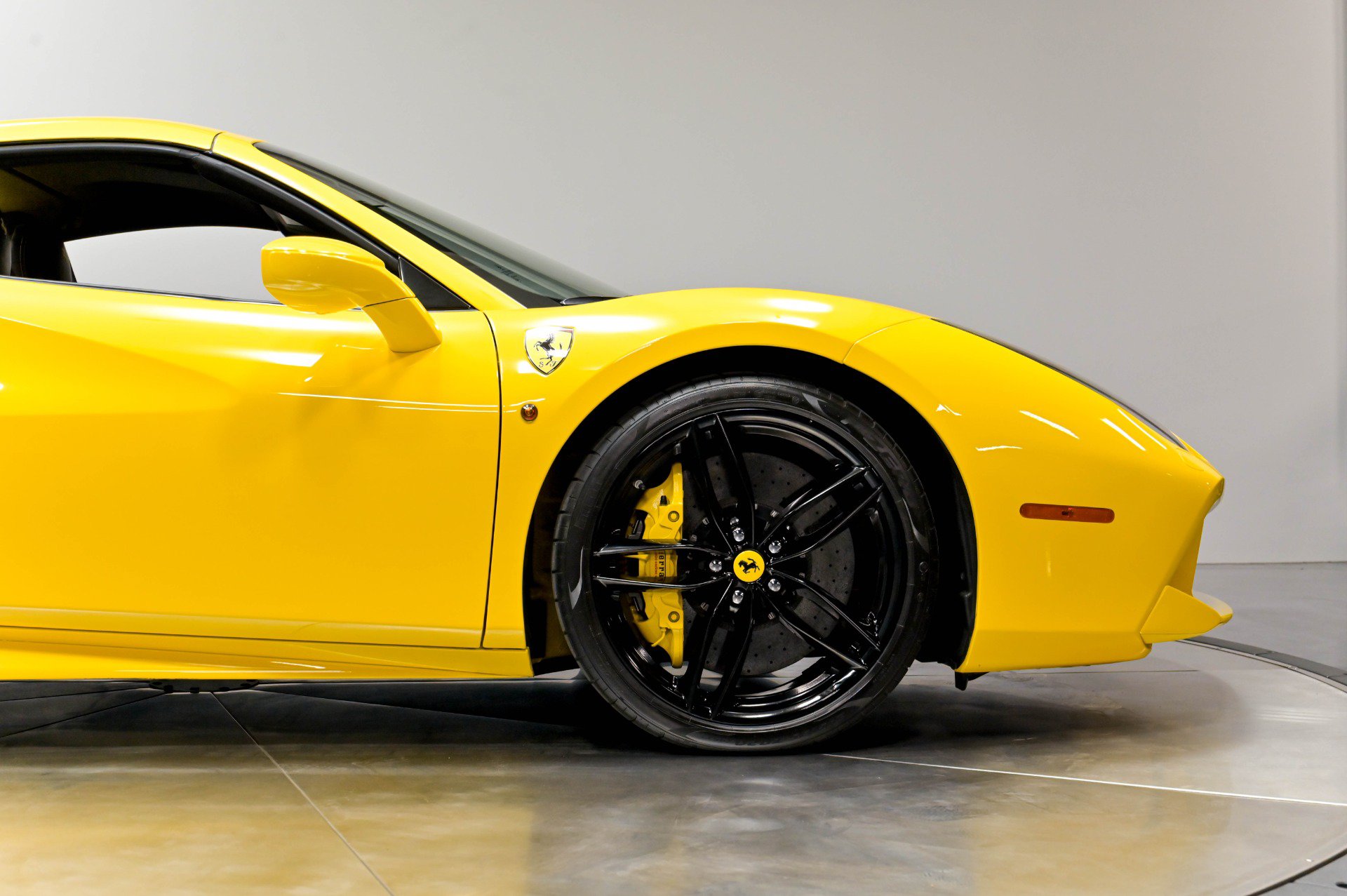 Used 2017 Ferrari 488 Spider RWD image 31