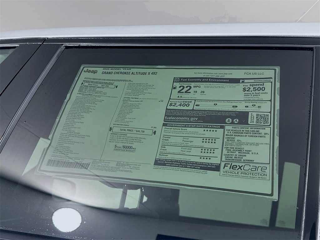 New 2025 Jeep Grand Cherokee Altitude image 20