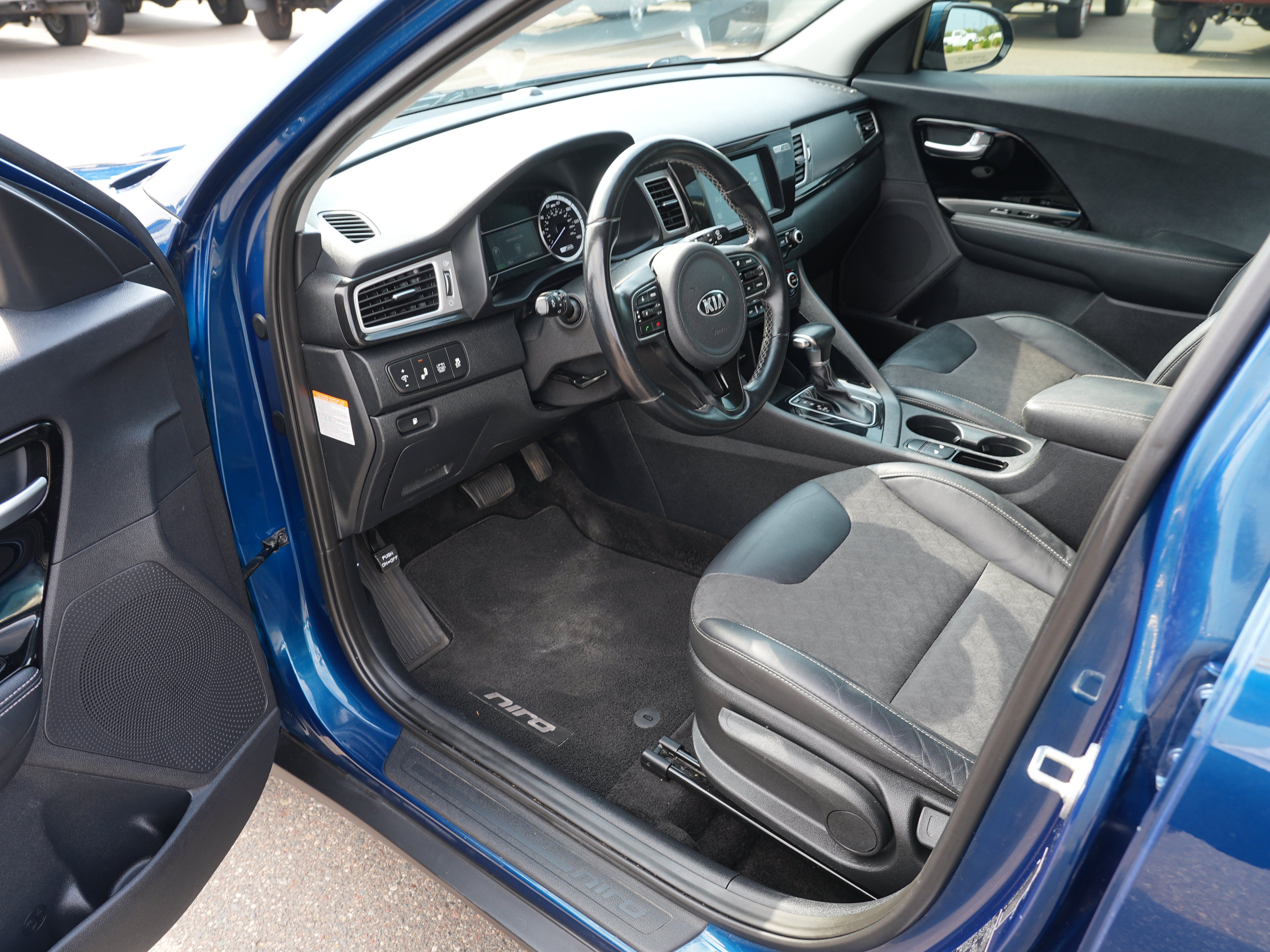 Used 2019 Kia Niro EX FWD image 13