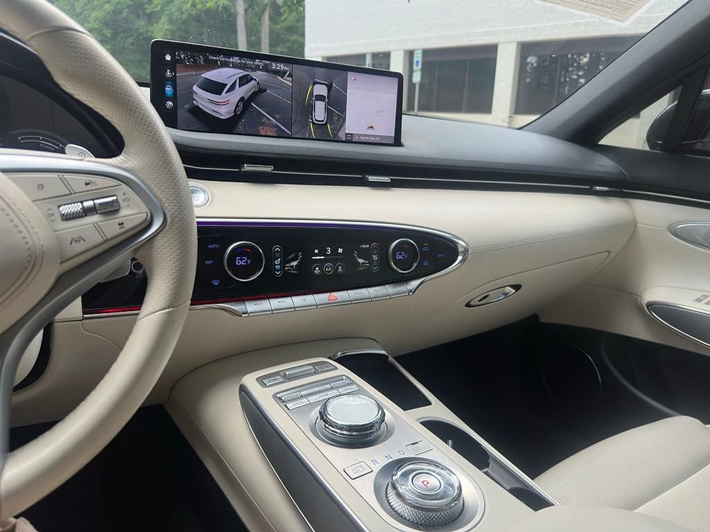 Used 2023 Genesis Electrified GV70 AWD/4WD image 20