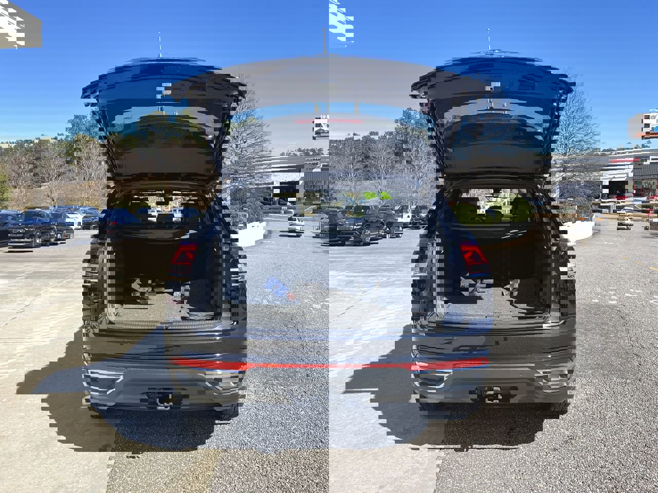 Used 2024 Volkswagen Atlas Cross Sport SEL image 33