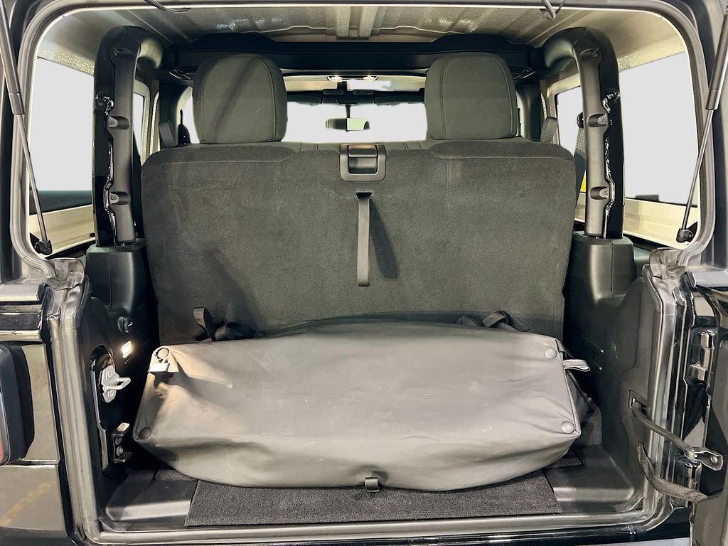 Used 2023 Jeep Wrangler Sport S image 11