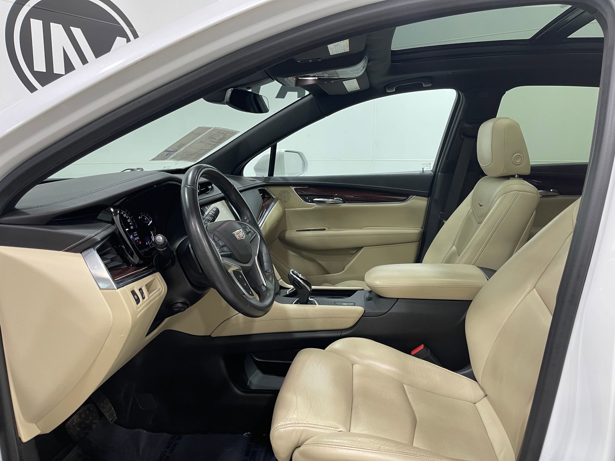 Used 2017 Cadillac XT5 Luxury w/ Driver Awareness Package image 13
