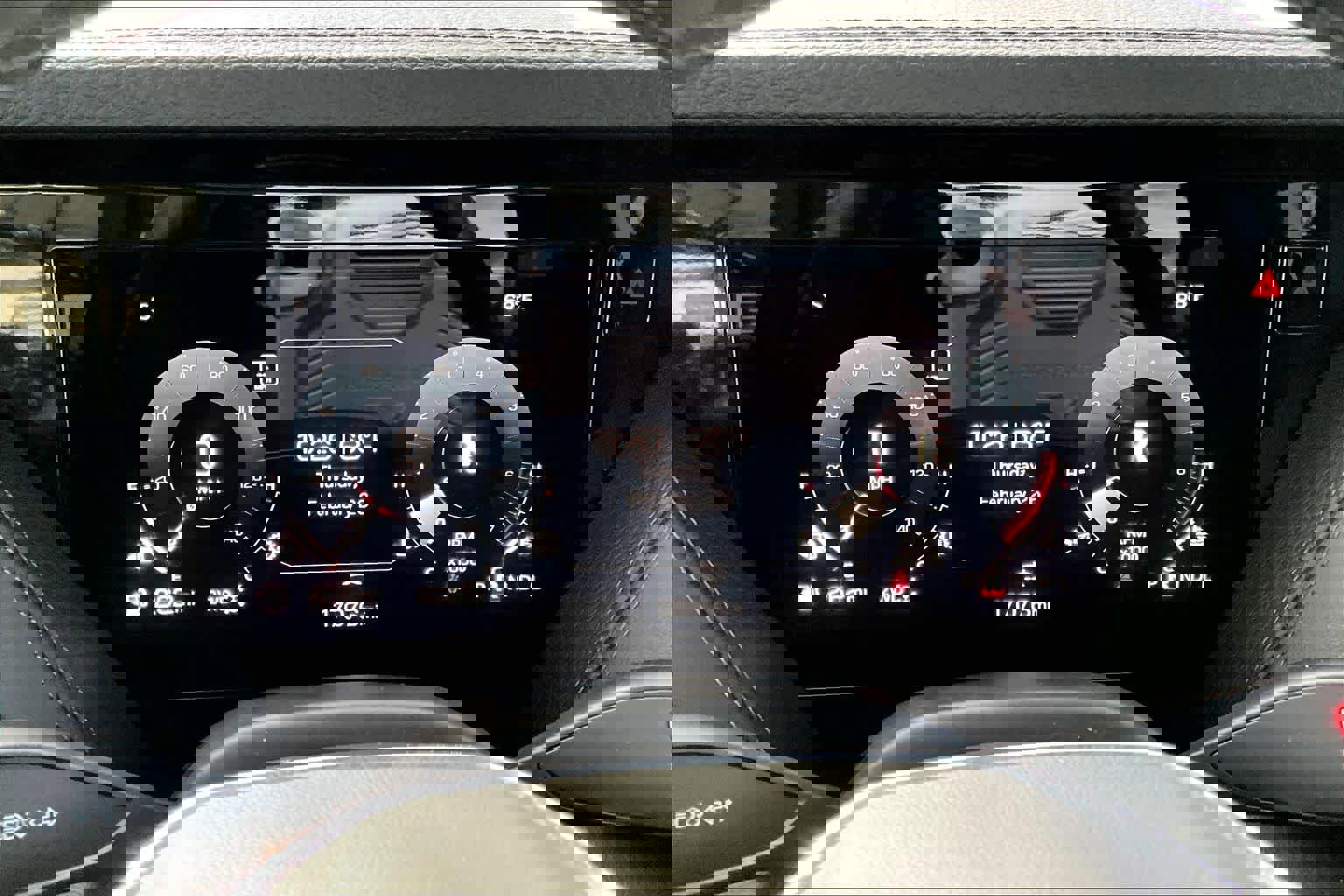 Used 2025 GMC Yukon XL Denali w/ Sun & Power Step Package image 27