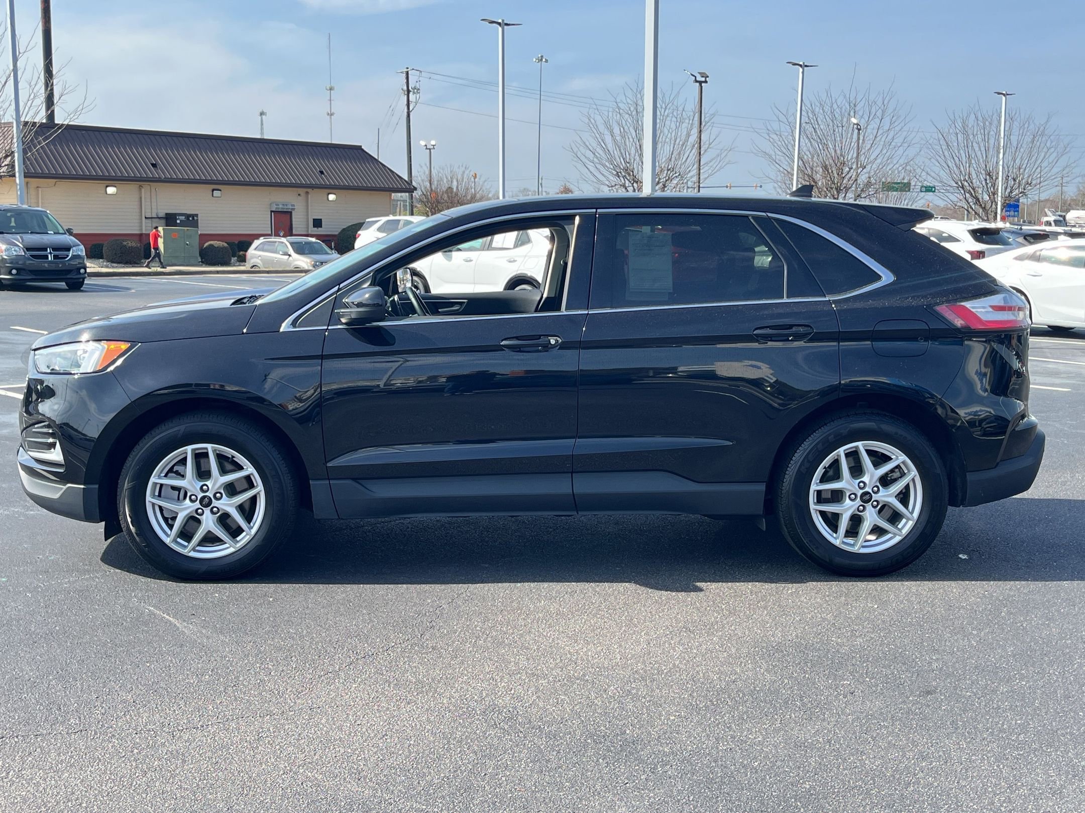 Used 2024 Ford Edge SEL image 6