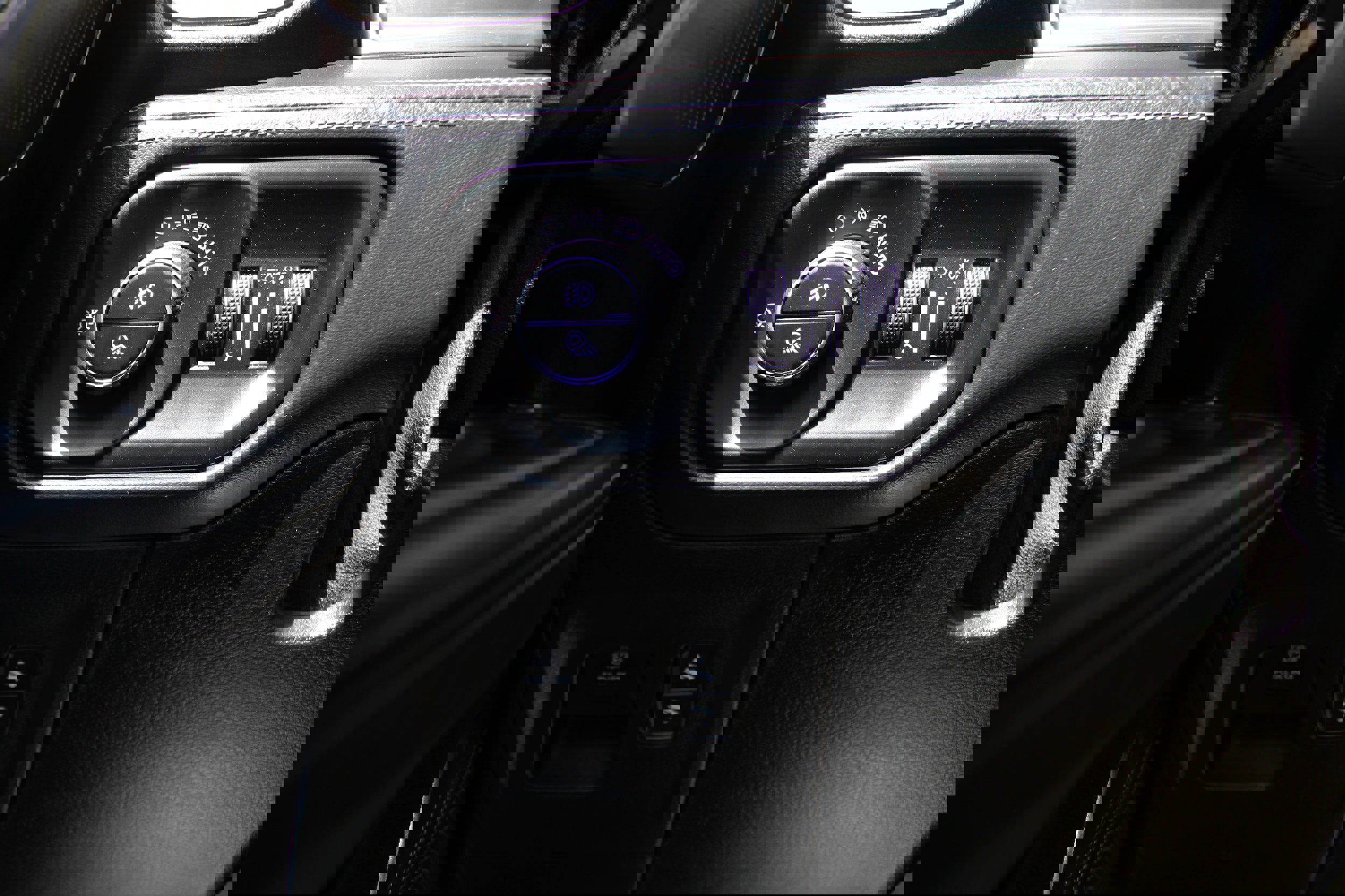 Used 2019 RAM 1500 Limited image 31