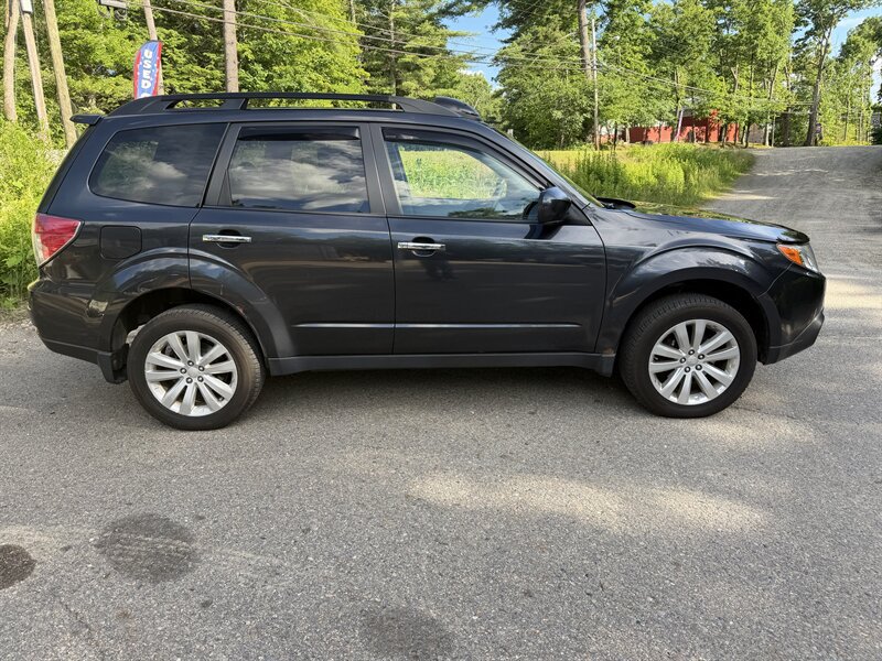 Used 2011 Subaru Forester 2.5X Premium AWD/4WD image 4