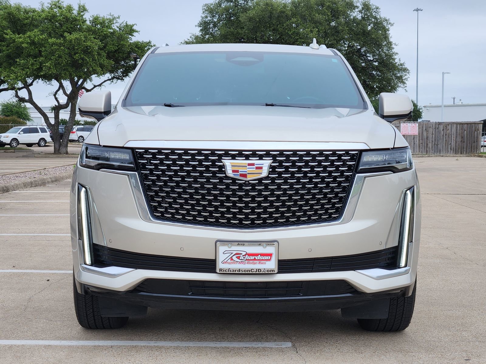 Used 2024 Cadillac Escalade Luxury w/ LPO, Floor Liner Package RWD image 7