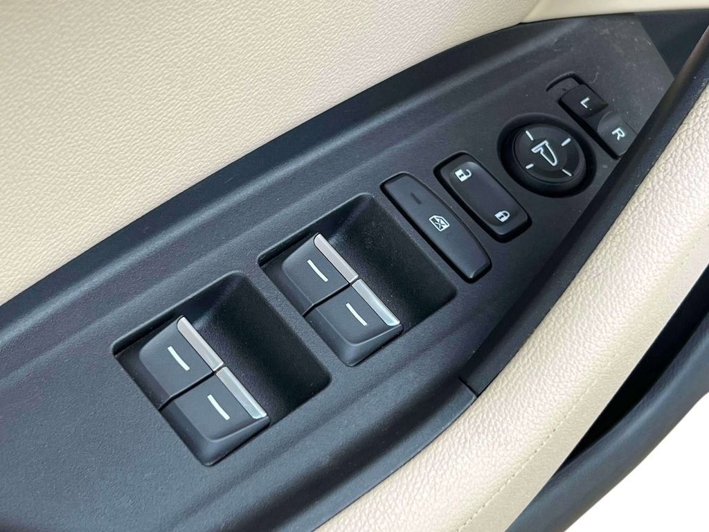 Used 2022 Acura TLX FWD image 16