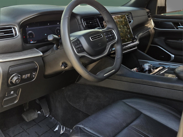 Used 2022 Jeep Wagoneer Series III RWD image 30