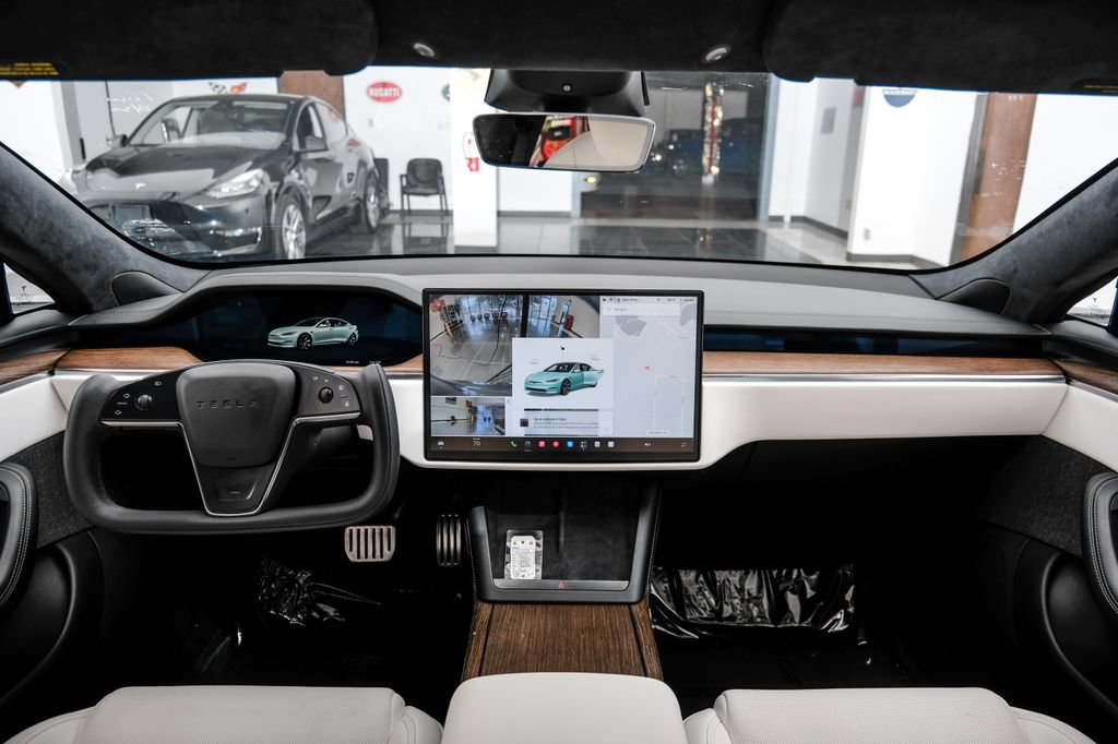 Used 2022 Tesla Model S AWD/4WD image 16
