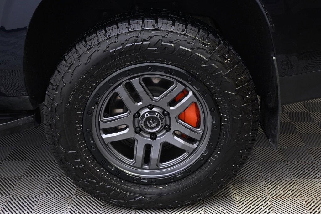 Used 2023 Chevrolet Suburban High Country image 20