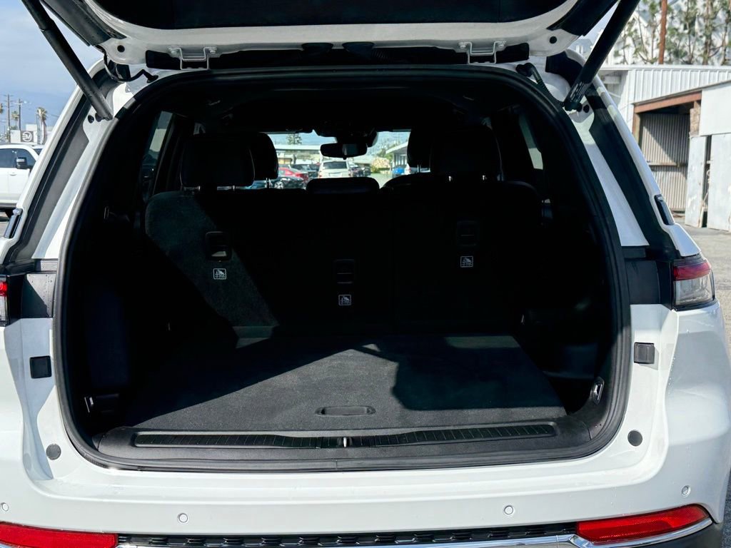 Certified 2024 Jeep Grand Cherokee Limited image 13