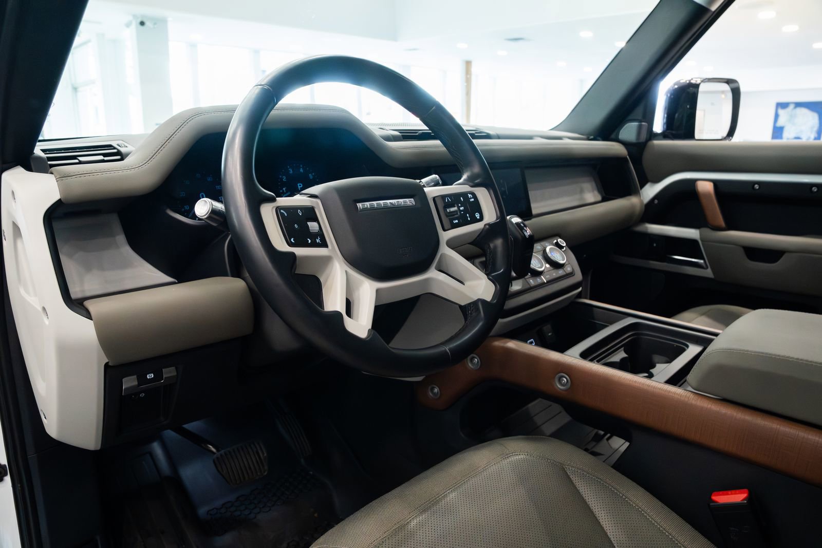 Used 2021 Land Rover Defender 110 SE image 19