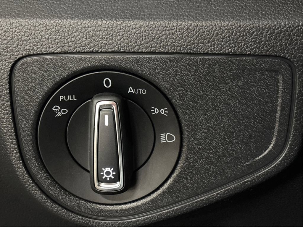 Used 2022 Volkswagen Atlas Cross Sport SE image 38