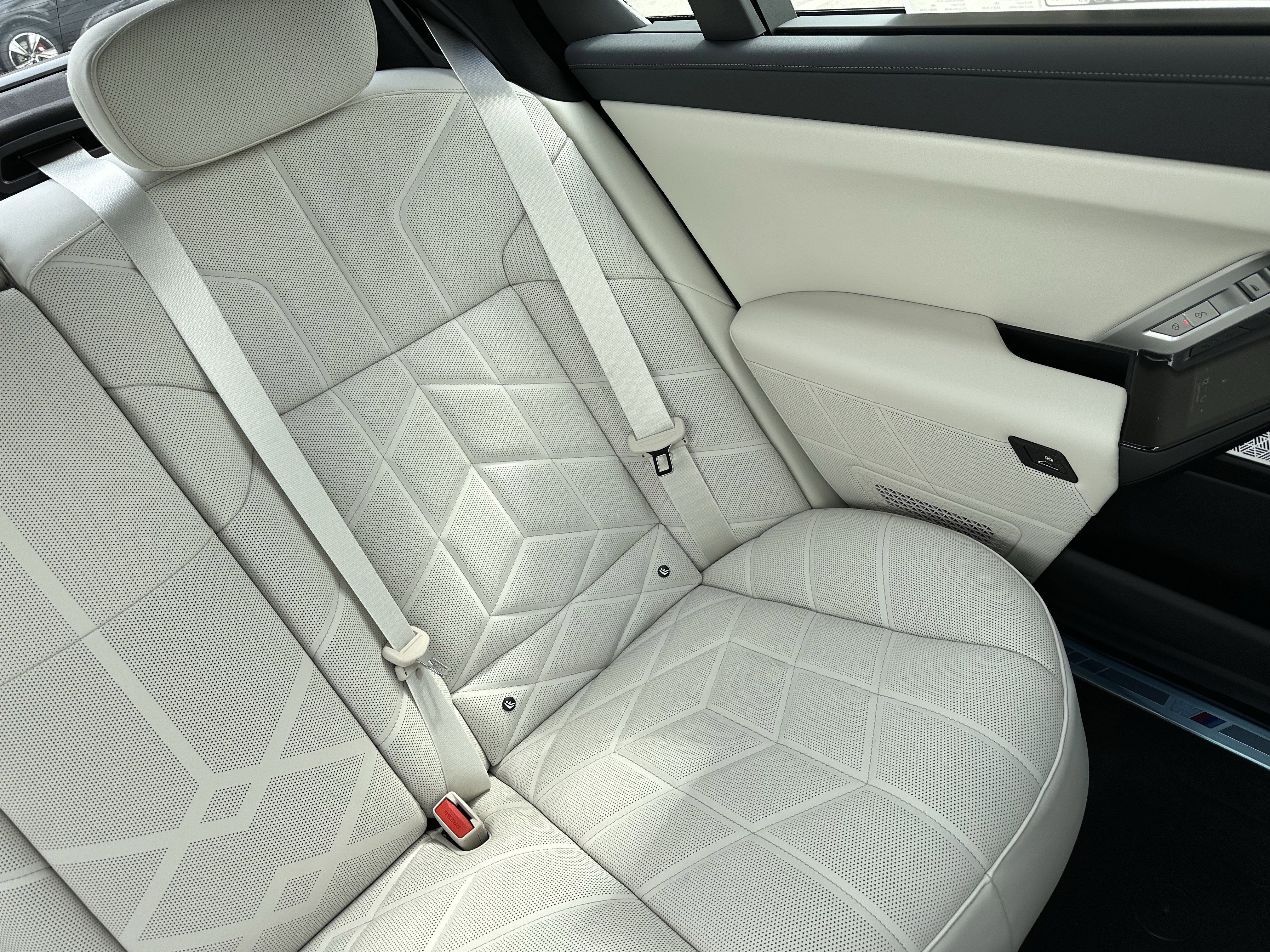 New 2026 BMW 760i xDrive w/ Executive Package image 19