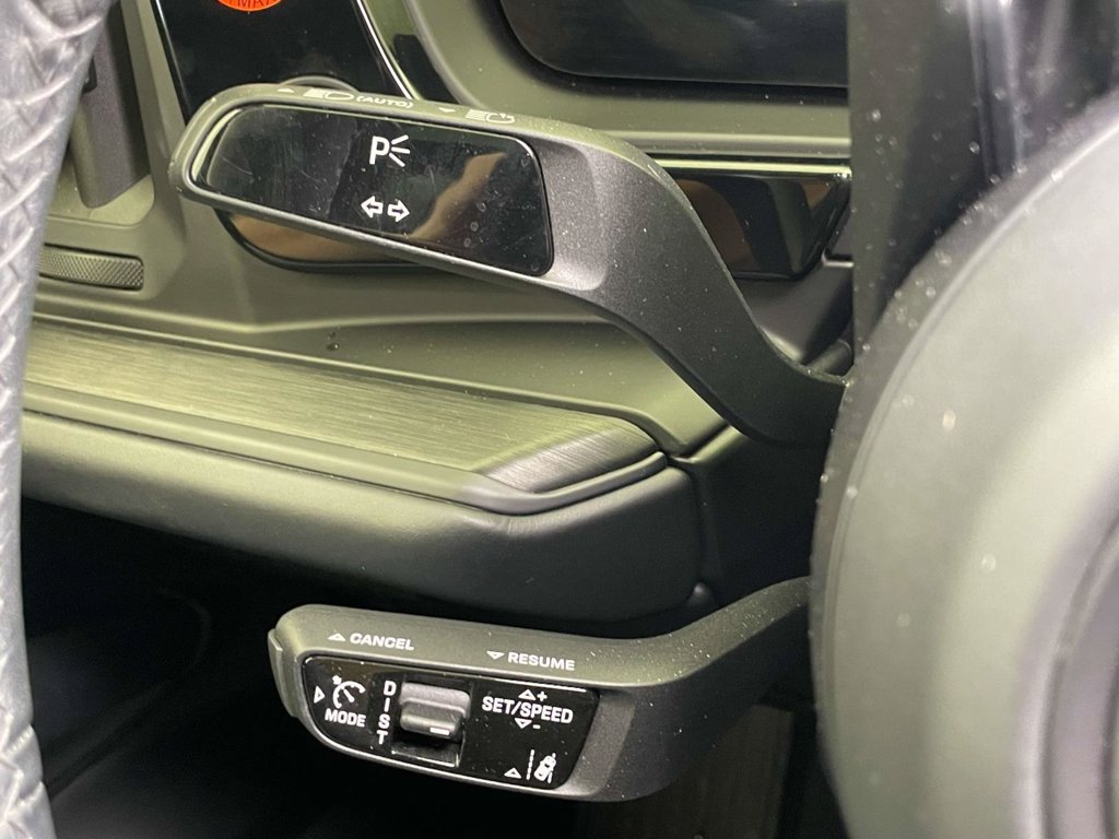 Certified 2025 Porsche Cayenne GTS AWD/4WD image 41