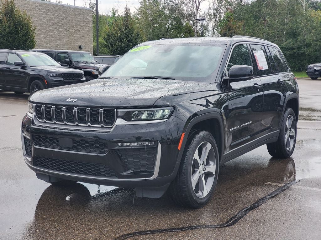 Used 2026 Jeep Grand Cherokee Limited AWD/4WD image 2