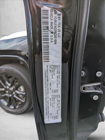 Used 2021 Jeep Grand Cherokee Laredo X image 27