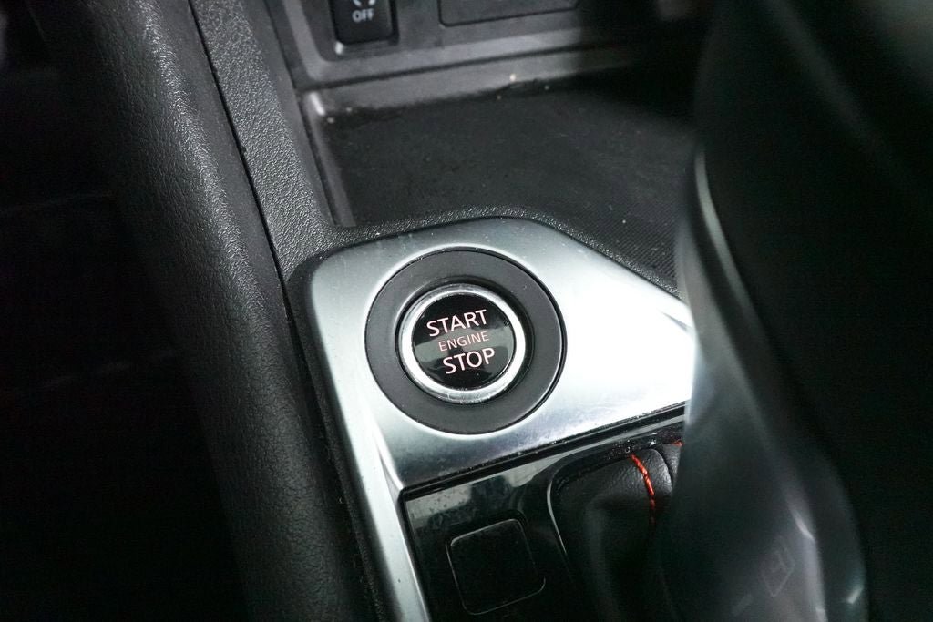 Used 2025 Nissan Sentra SR FWD image 17