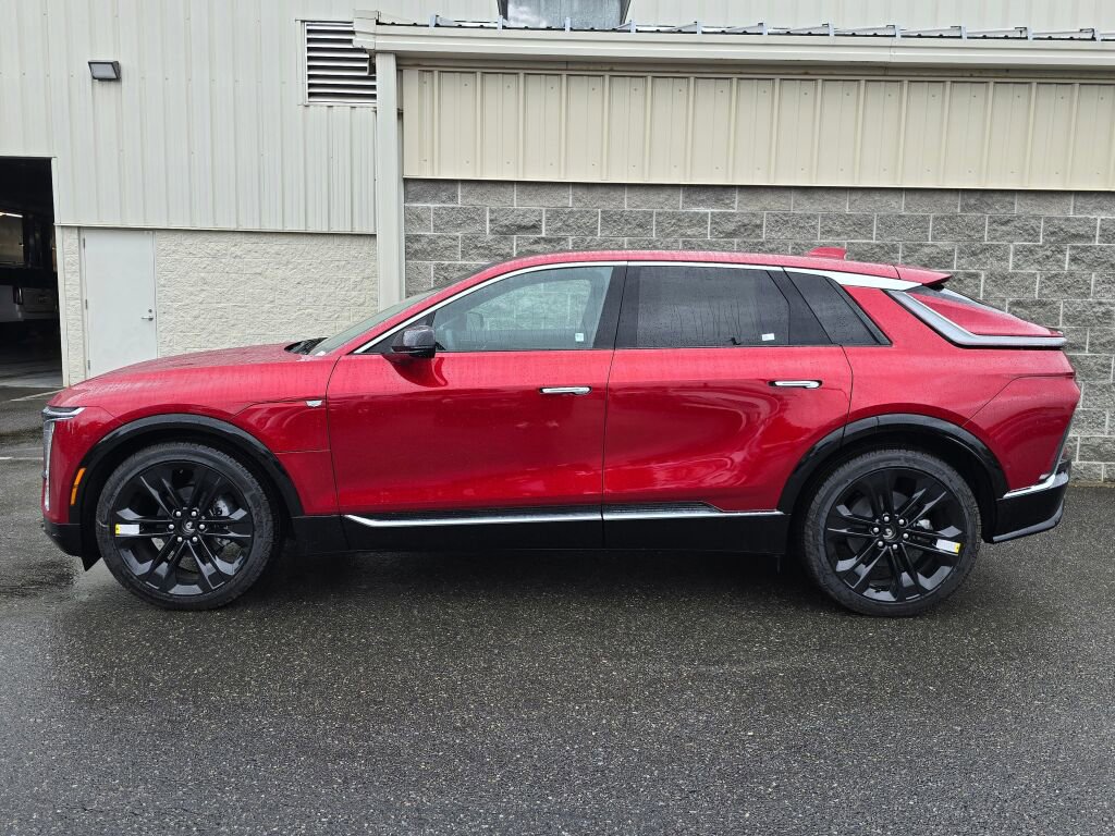 New 2025 Cadillac Lyriq Luxury image 3