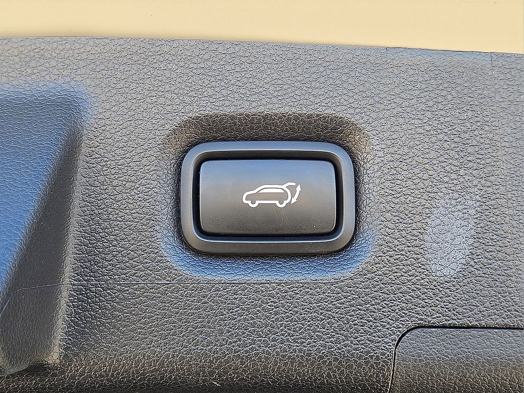 Used 2023 Hyundai Santa Fe SEL image 16