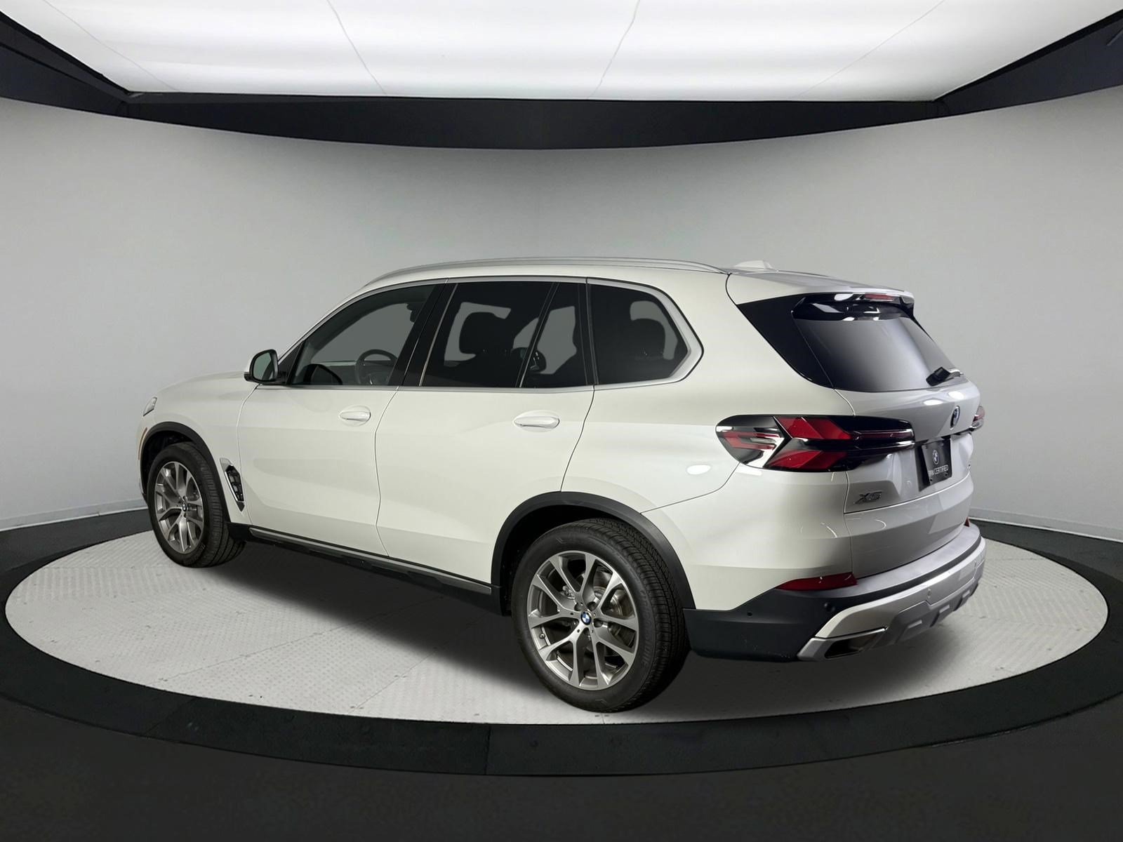 Certified 2025 BMW X5 xDrive40i AWD/4WD image 6