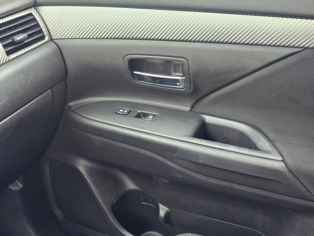 Used 2018 Mitsubishi Outlander ES FWD image 35