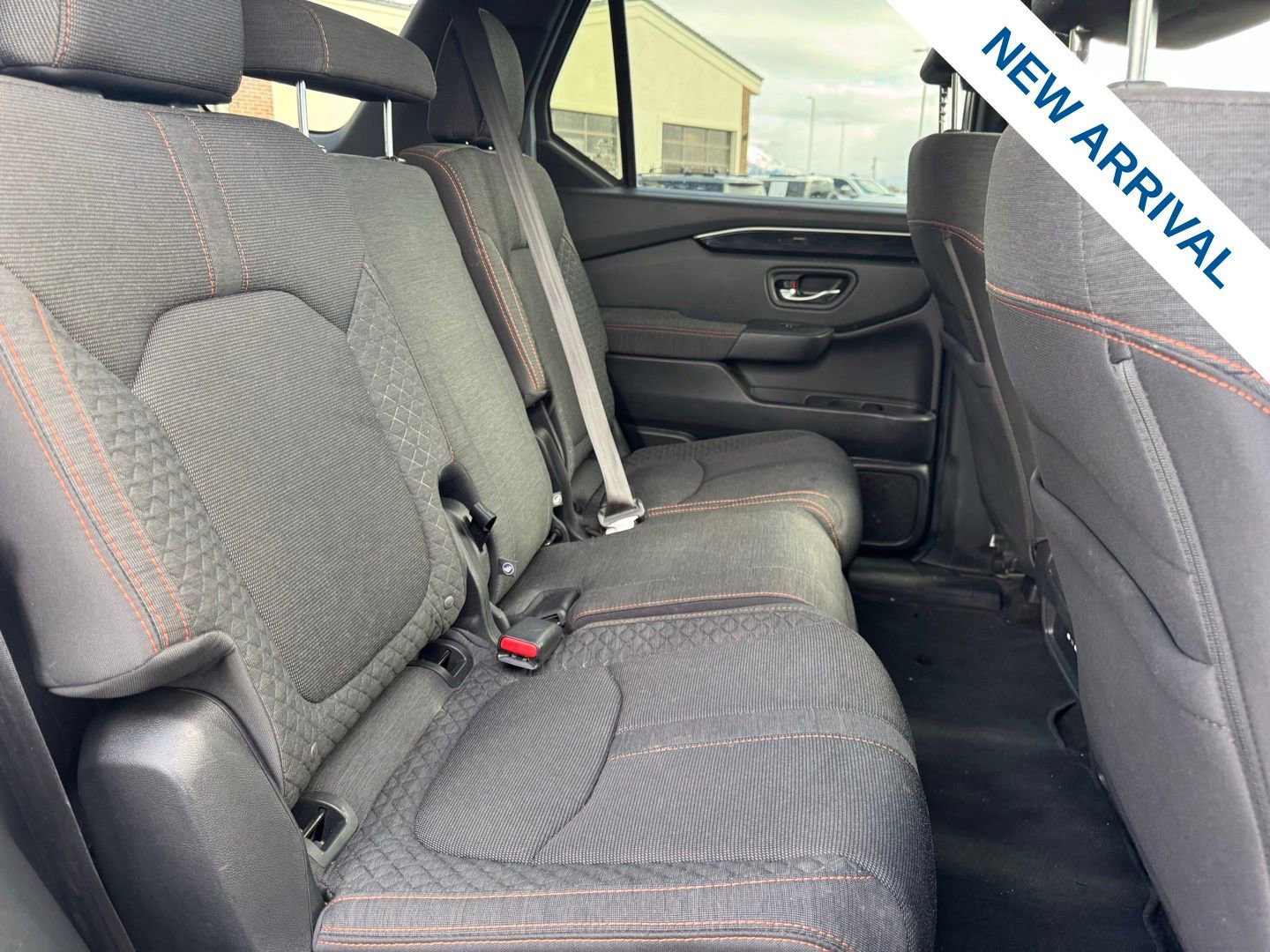 Used 2025 Honda Pilot Sport image 11