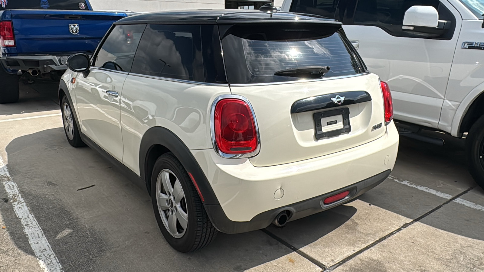 Used 2016 MINI Cooper 2-Door Hardtop FWD image 4