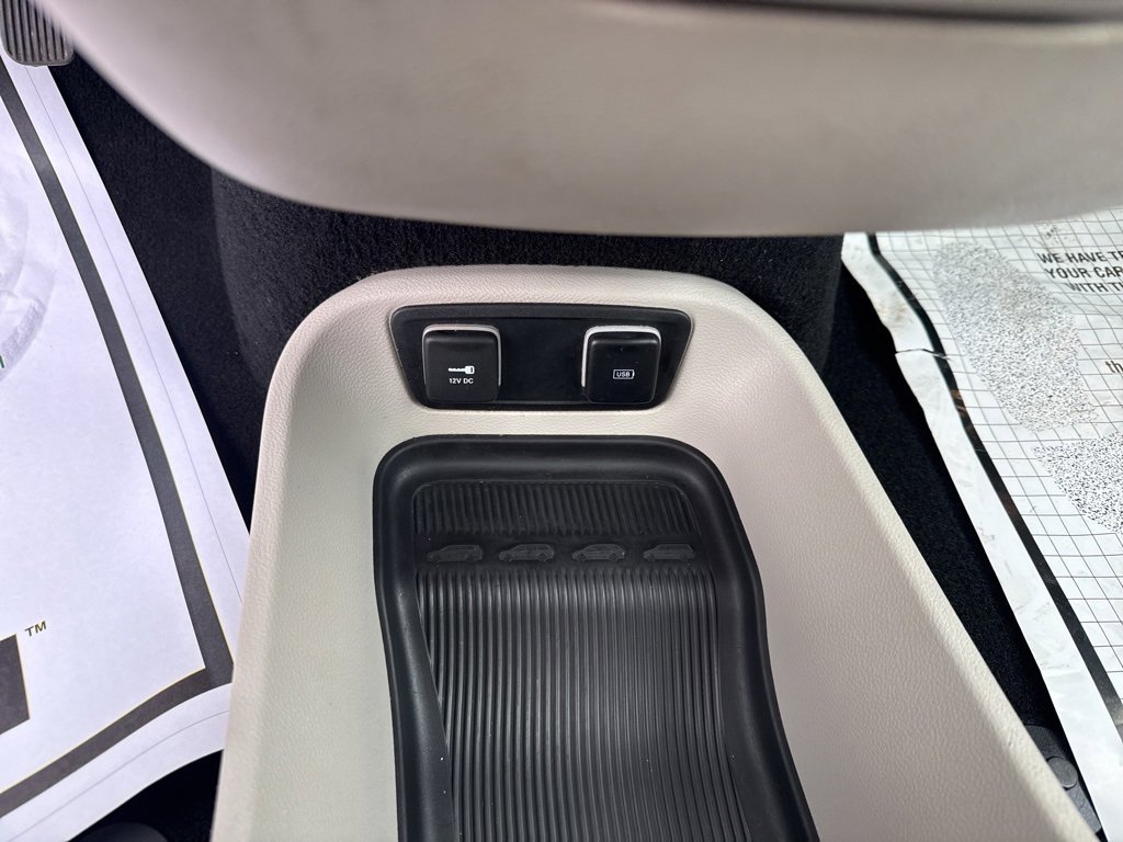 Used 2020 Chrysler Pacifica Limited image 19