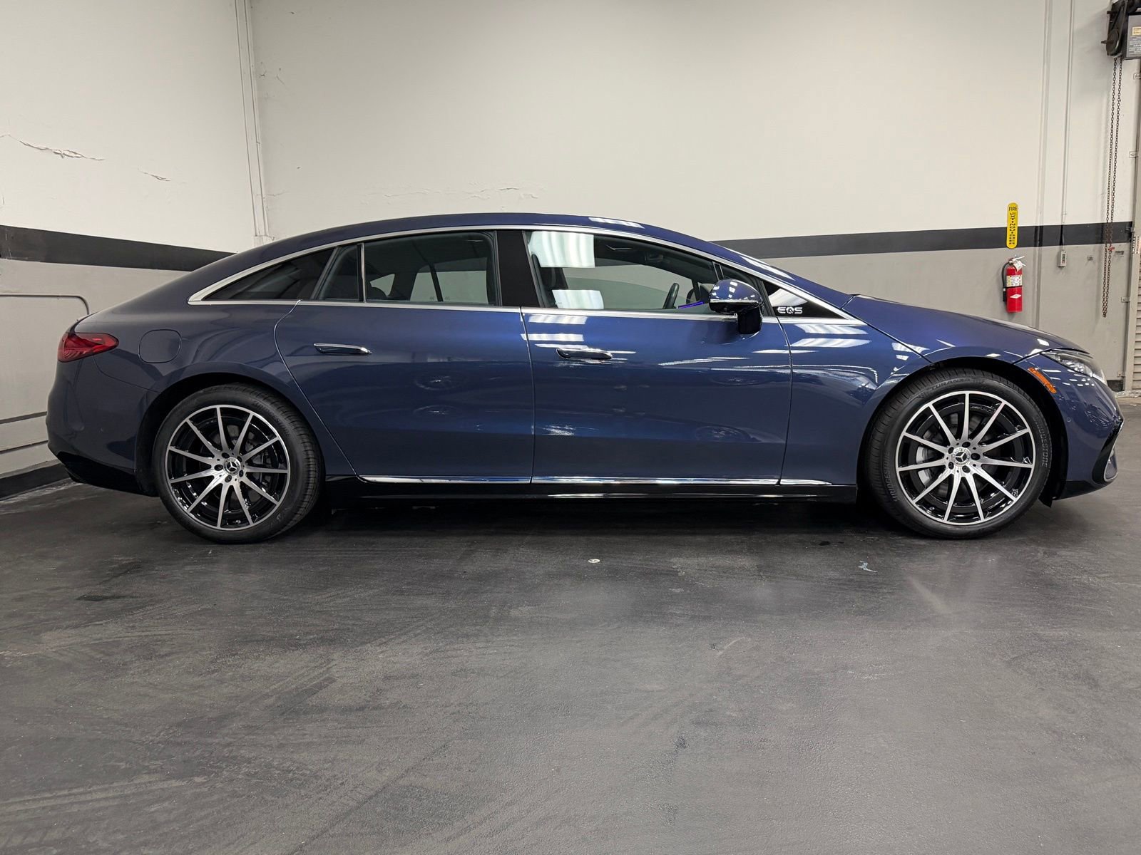 Certified 2023 Mercedes-Benz EQS 580 4MATIC Sedan image 5