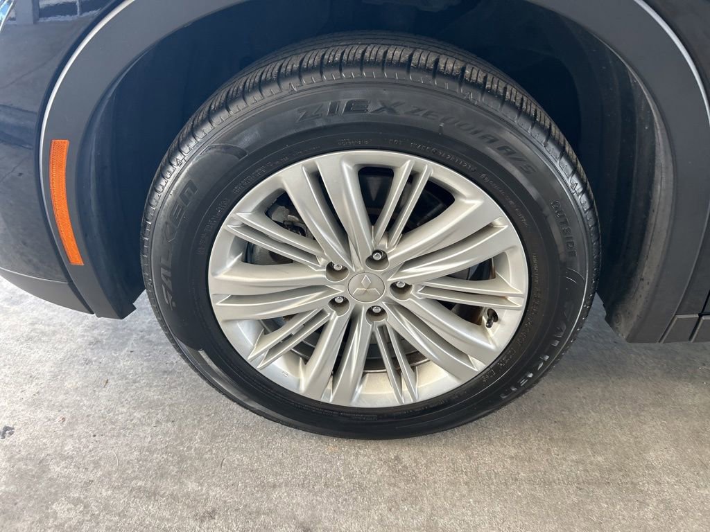 Used 2023 Mitsubishi Outlander ES image 13