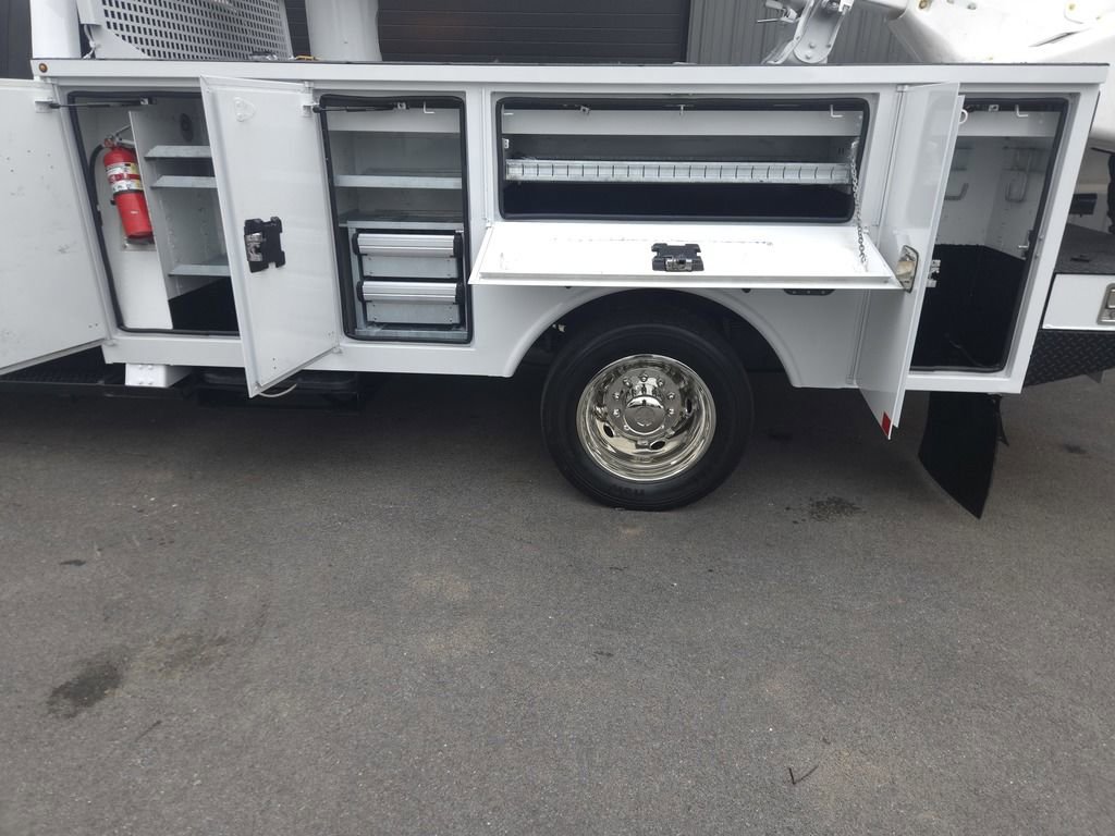 Used 2017 Ford F550 image 5