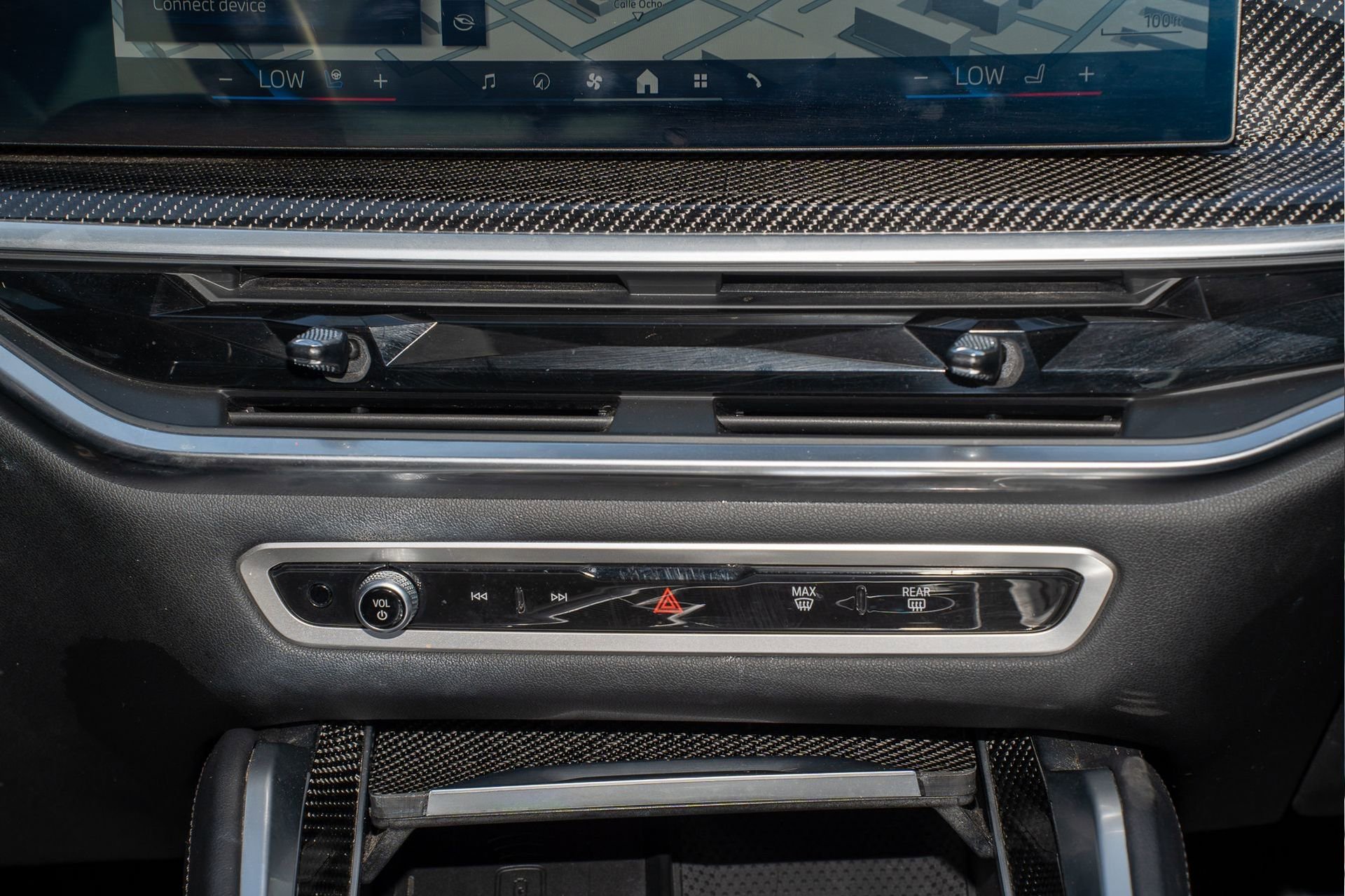 Used 2024 BMW X6 M60i w/ Dynamic Handling Package image 25