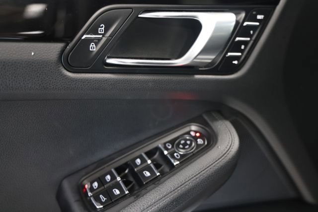 Used 2021 Porsche Macan S AWD/4WD image 26