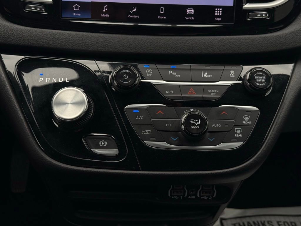 Used 2025 Chrysler Pacifica Select FWD image 37