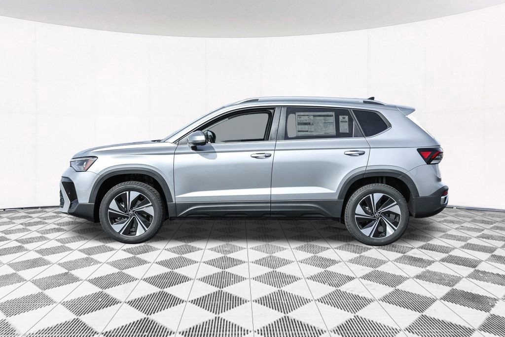 New 2025 Volkswagen Taos SE image 18