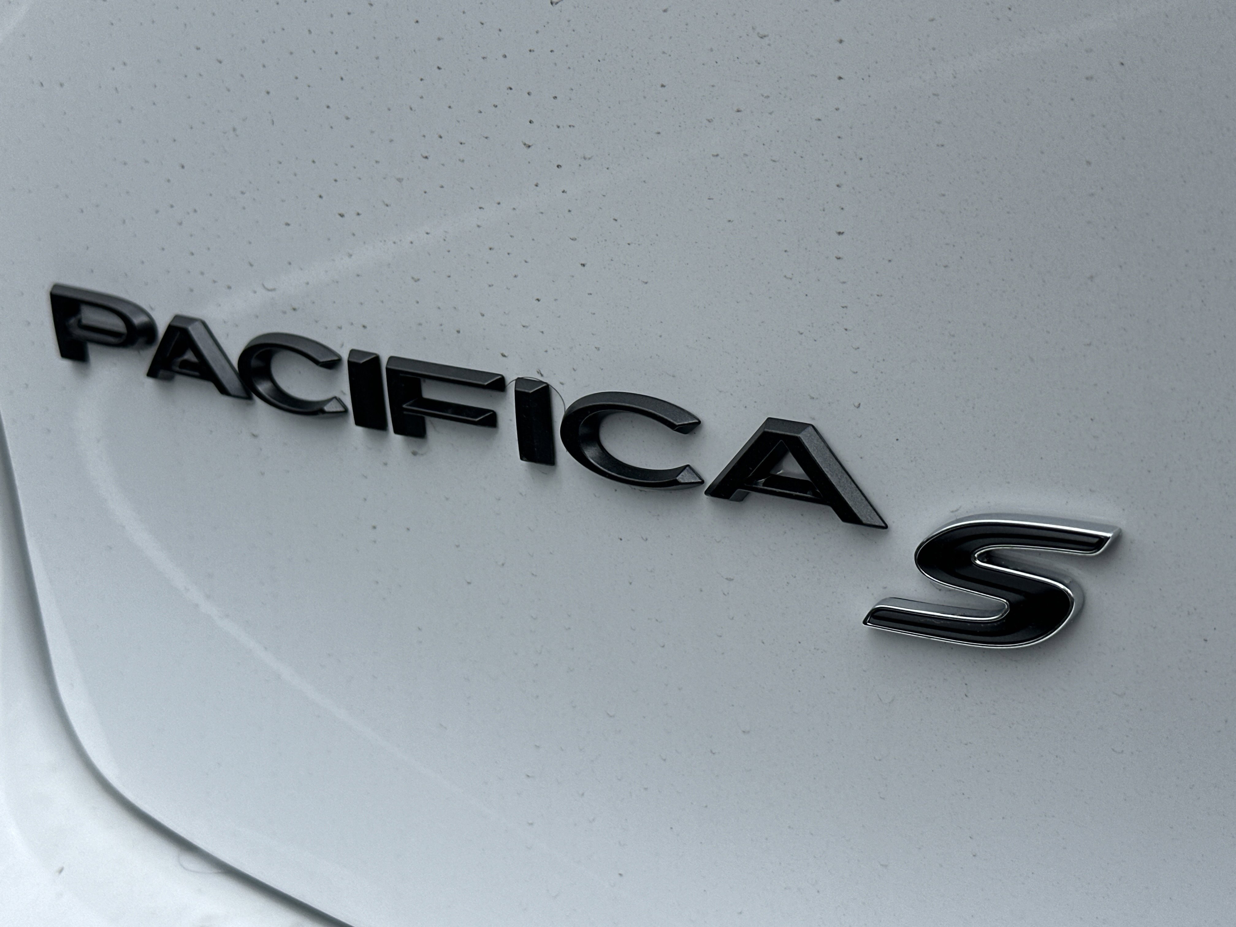 New 2026 Chrysler Pacifica Limited w/ S Appearance Package FWD image 16
