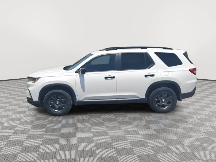 Used 2023 Honda Pilot TrailSport image 5