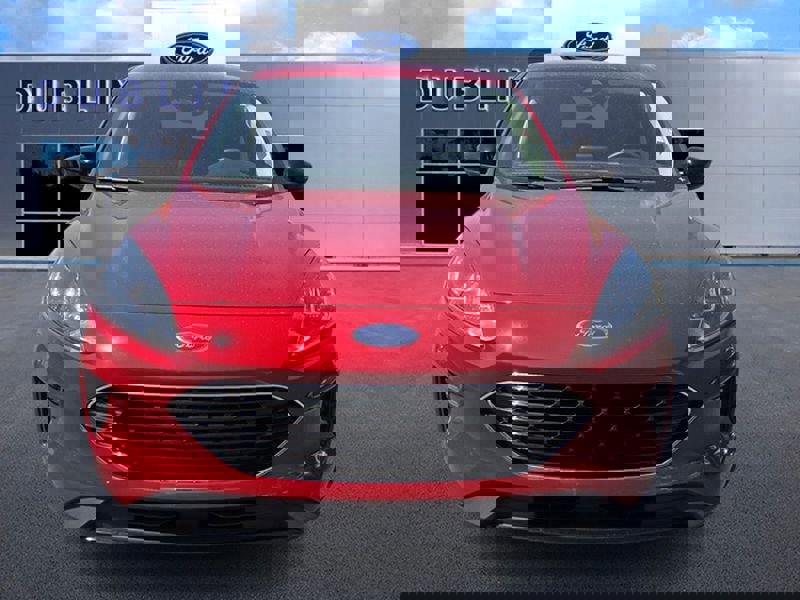 Used 2022 Ford Escape SE w/ SE Sport Appearance Package image 2