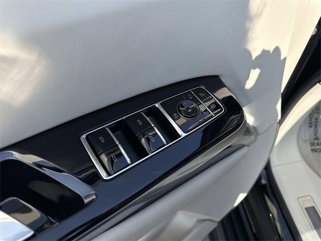 Used 2025 Cadillac Escalade Sport Platinum w/ LPO, ONYX Package image 9