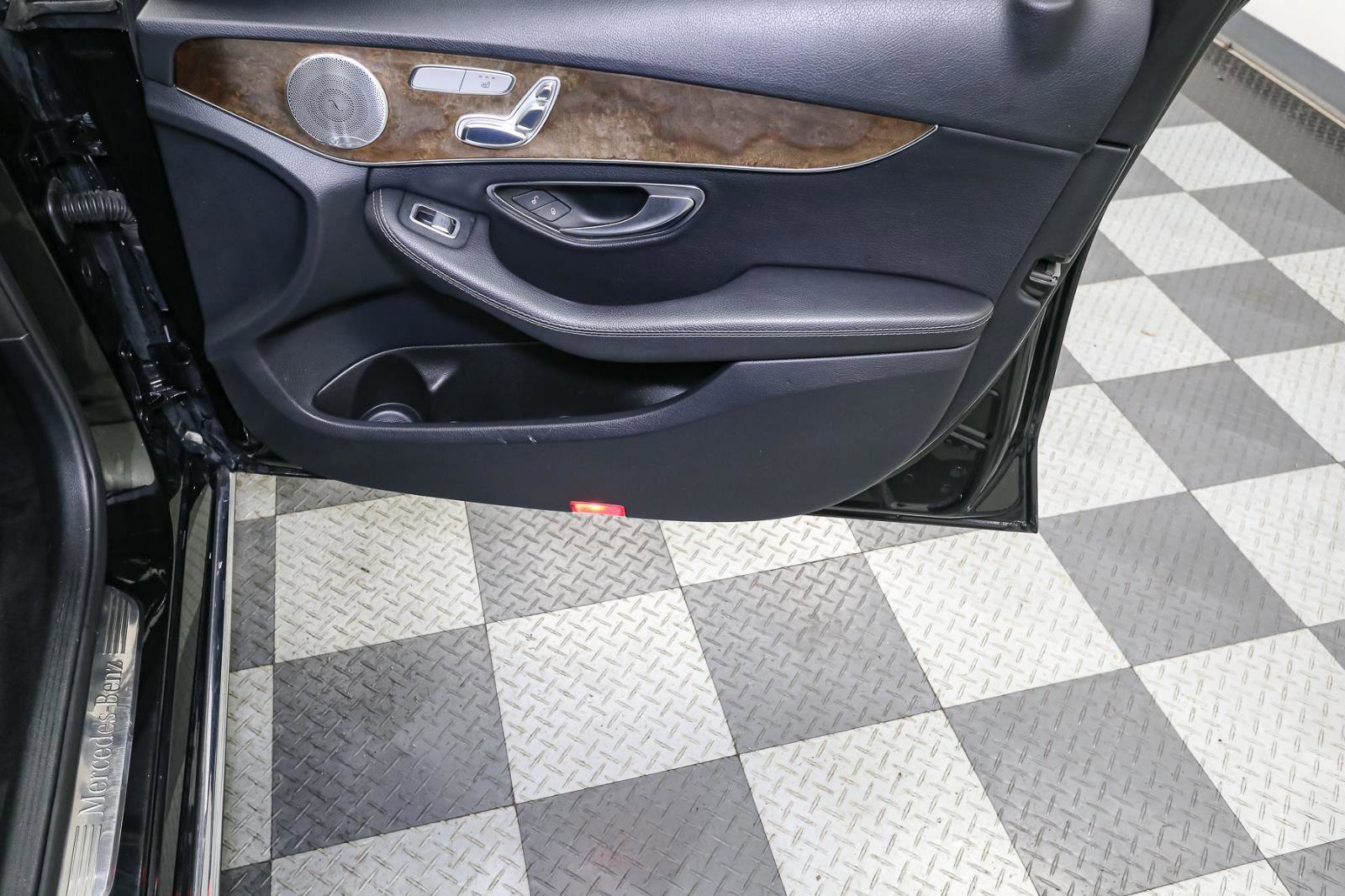 Used 2017 Mercedes-Benz C 300 4MATIC Sedan image 20