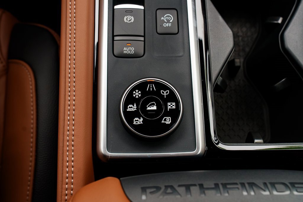 New 2025 Nissan Pathfinder Platinum image 20