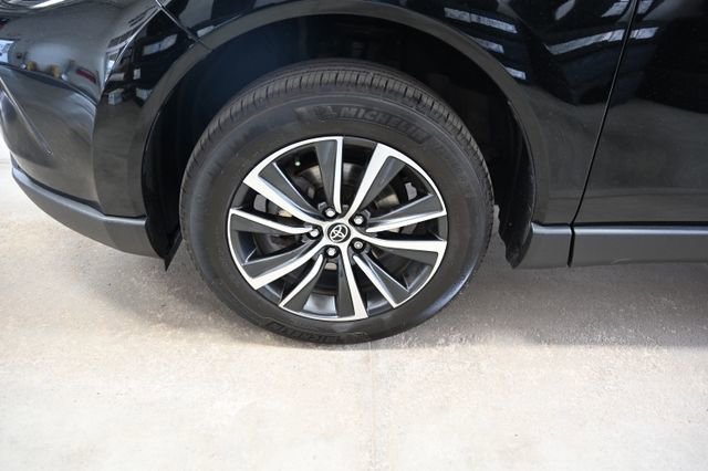 Used 2023 Toyota Venza LE image 30