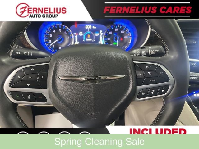 Used 2023 Chrysler Pacifica Limited FWD image 45