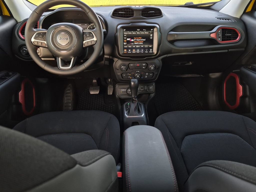 Used 2023 Jeep Renegade Trailhawk AWD/4WD image 19