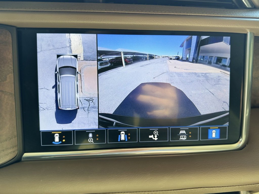 Used 2021 GMC Yukon XL Denali w/ Denali Premium Package image 16