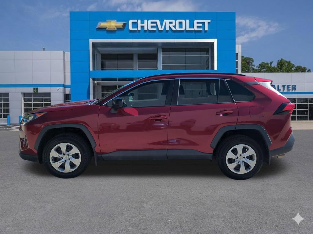 Used 2021 Toyota RAV4 LE image 2